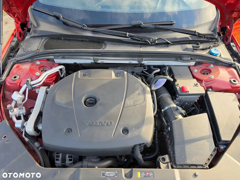 Volvo S60 T5 R-Design - 18