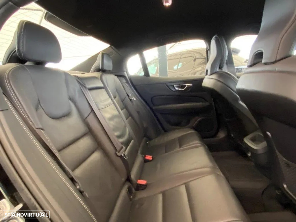 Volvo S60 2.0 T5 R-Design - 10