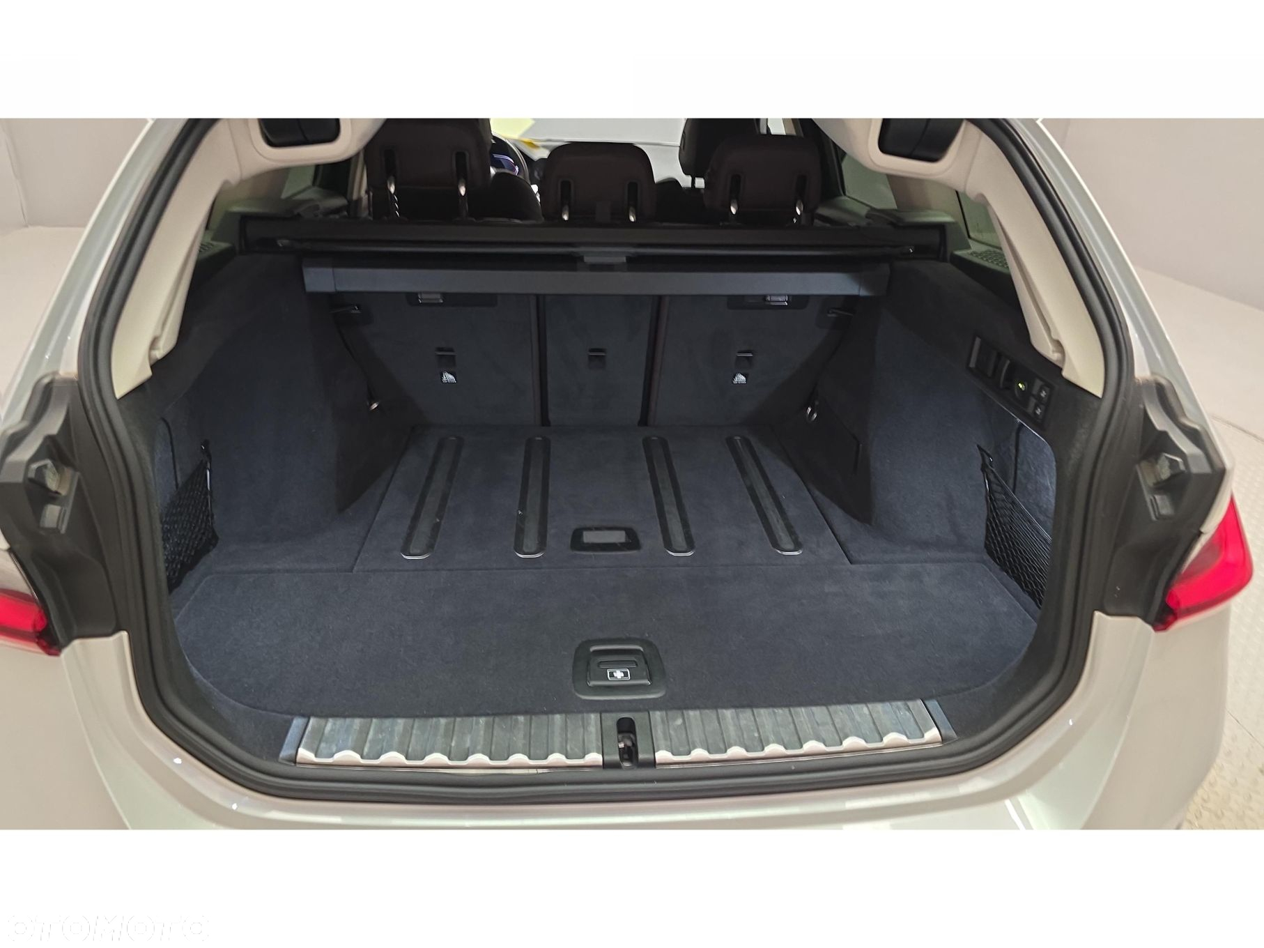 BMW Seria 3 320d xDrive Luxury Line - 24