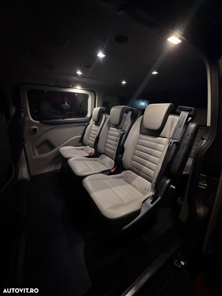 Ford Tourneo Custom - 26