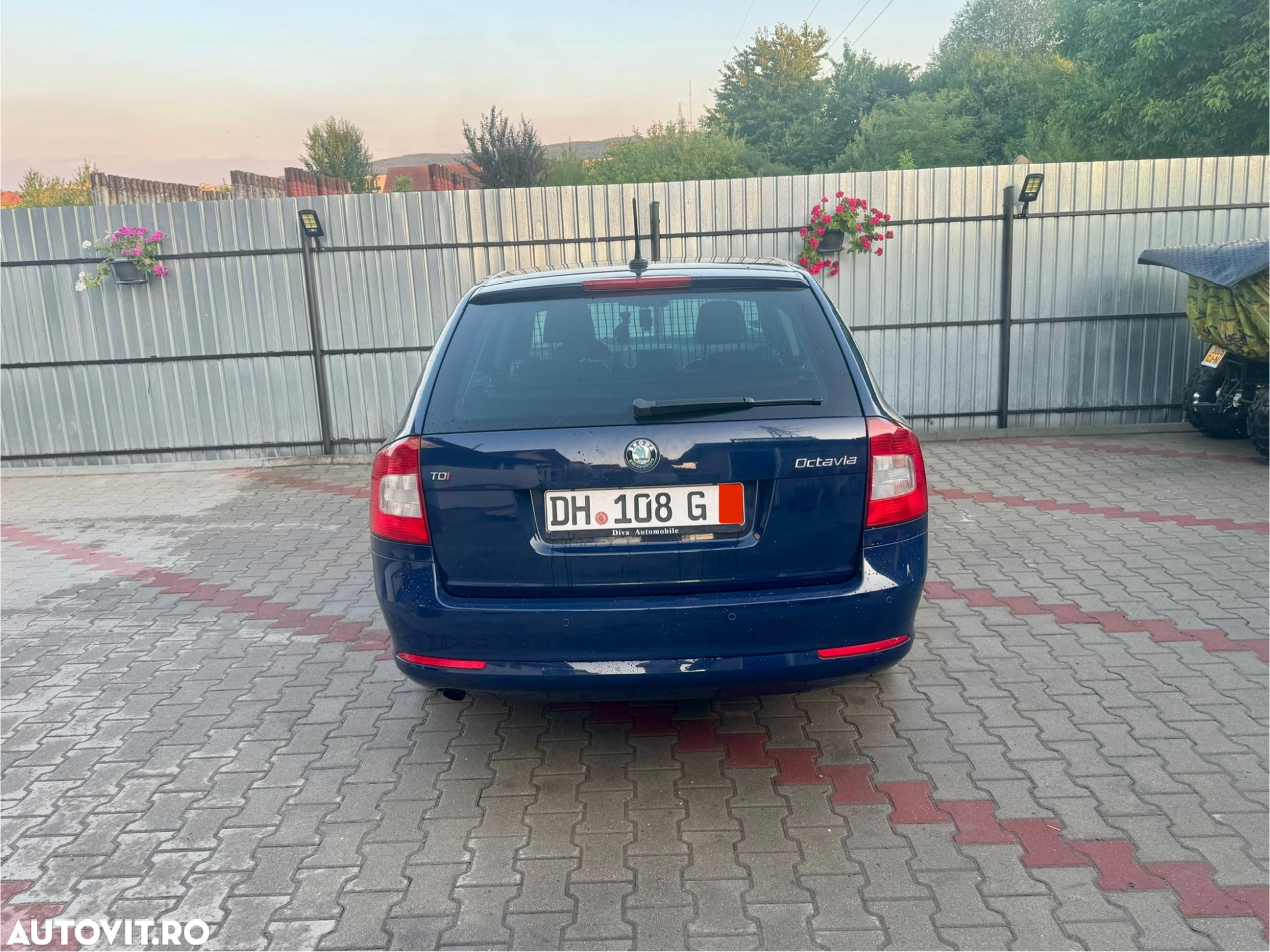Skoda Octavia Combi 2.0 TDI Ambiente DSG - 16