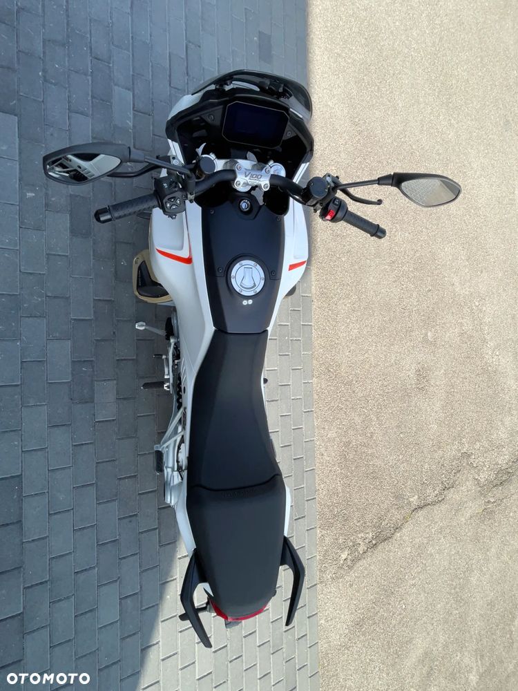 Moto Guzzi V100 Mandello - 26