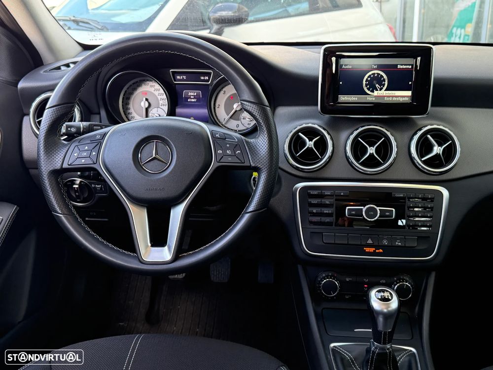 Mercedes-Benz GLA 180 CDI Urban - 24