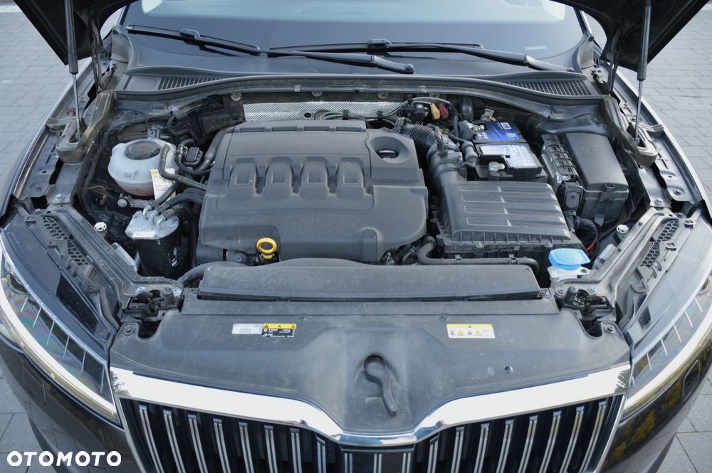 Skoda Superb 2.0 TDI SCR Sportline DSG - 35