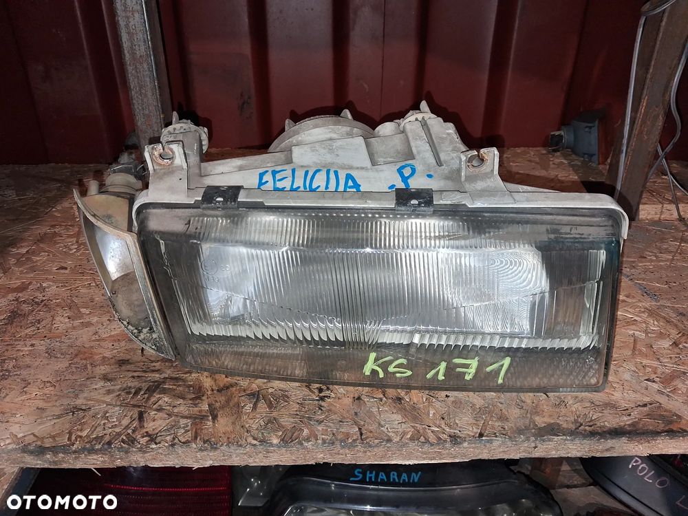 Reflektor LAMPA PRZÓD PRAWY PRAWA SKODA FELICIA - 1