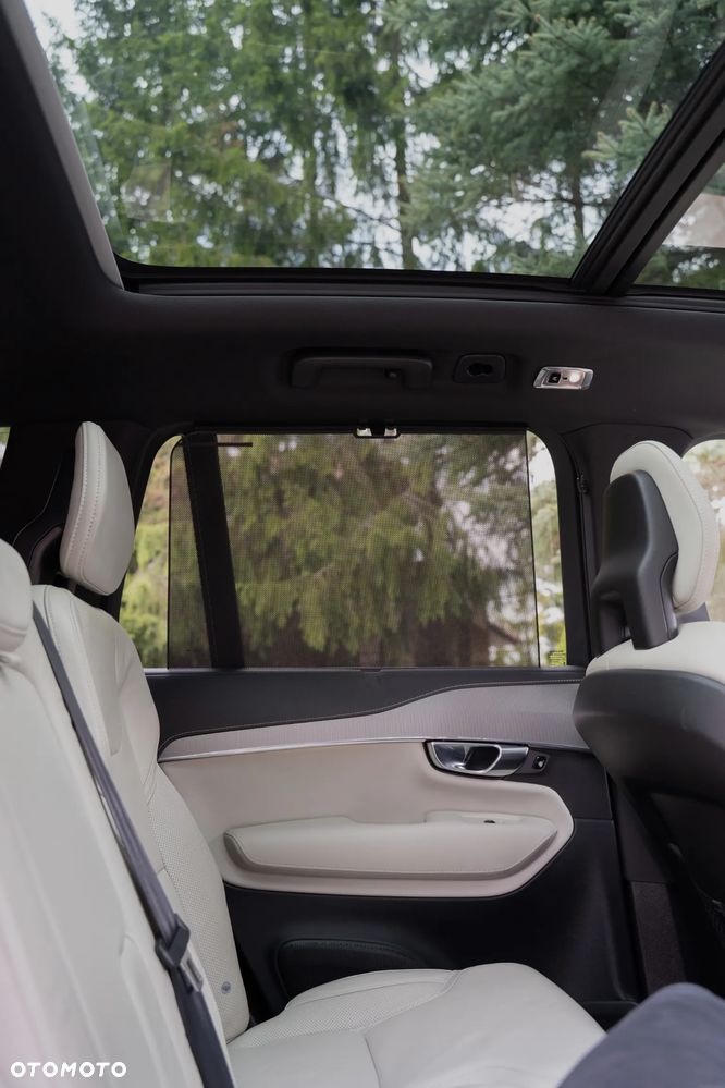 Volvo XC 90 T8 AWD Plug-In Hybrid R-Design 7os - 12