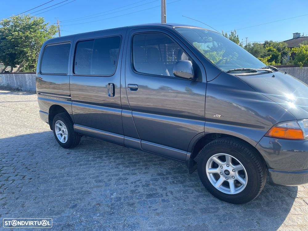 Toyota Hiace - 2