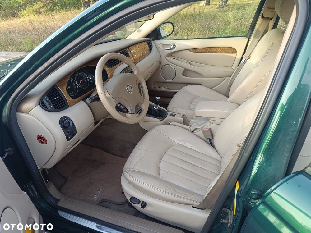 Jaguar X-Type - 11
