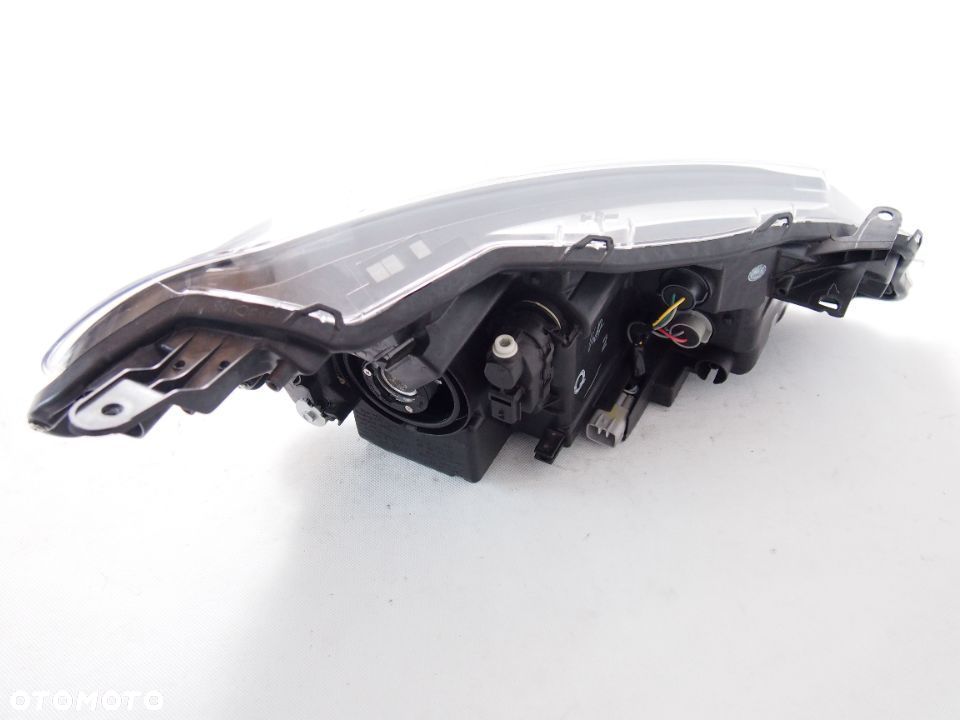 Toyota Yaris III FL 17r Reflektor lewy lampa lewa 3 Lift 2017 - 2