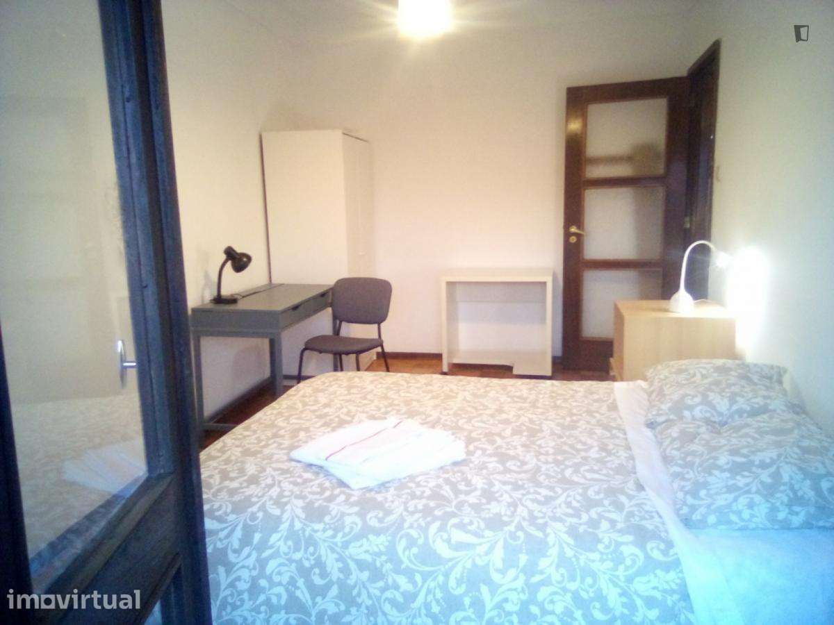 Quarto - localizado em Vila nova de gaia - Grande imagem: 3/4