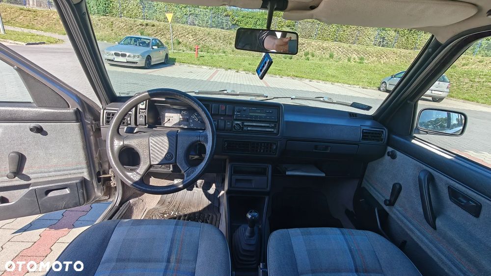 Volkswagen Golf - 28
