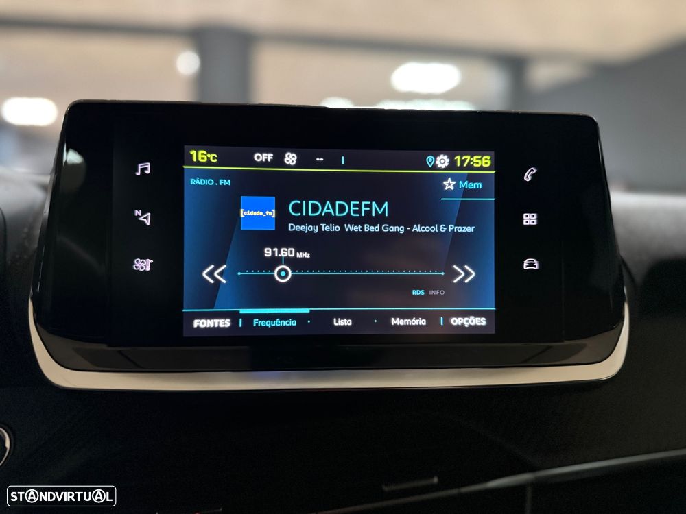 Peugeot e-2008 Allure - 20