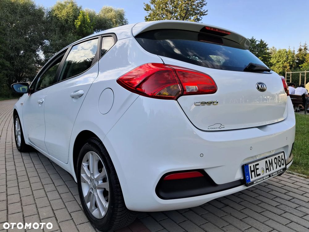 Kia Ceed - 12
