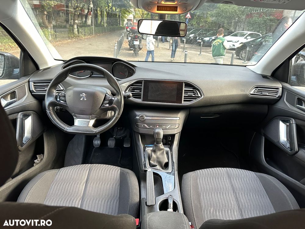 Peugeot 308 SW 1.2 L PureTech Turbo Access - 6