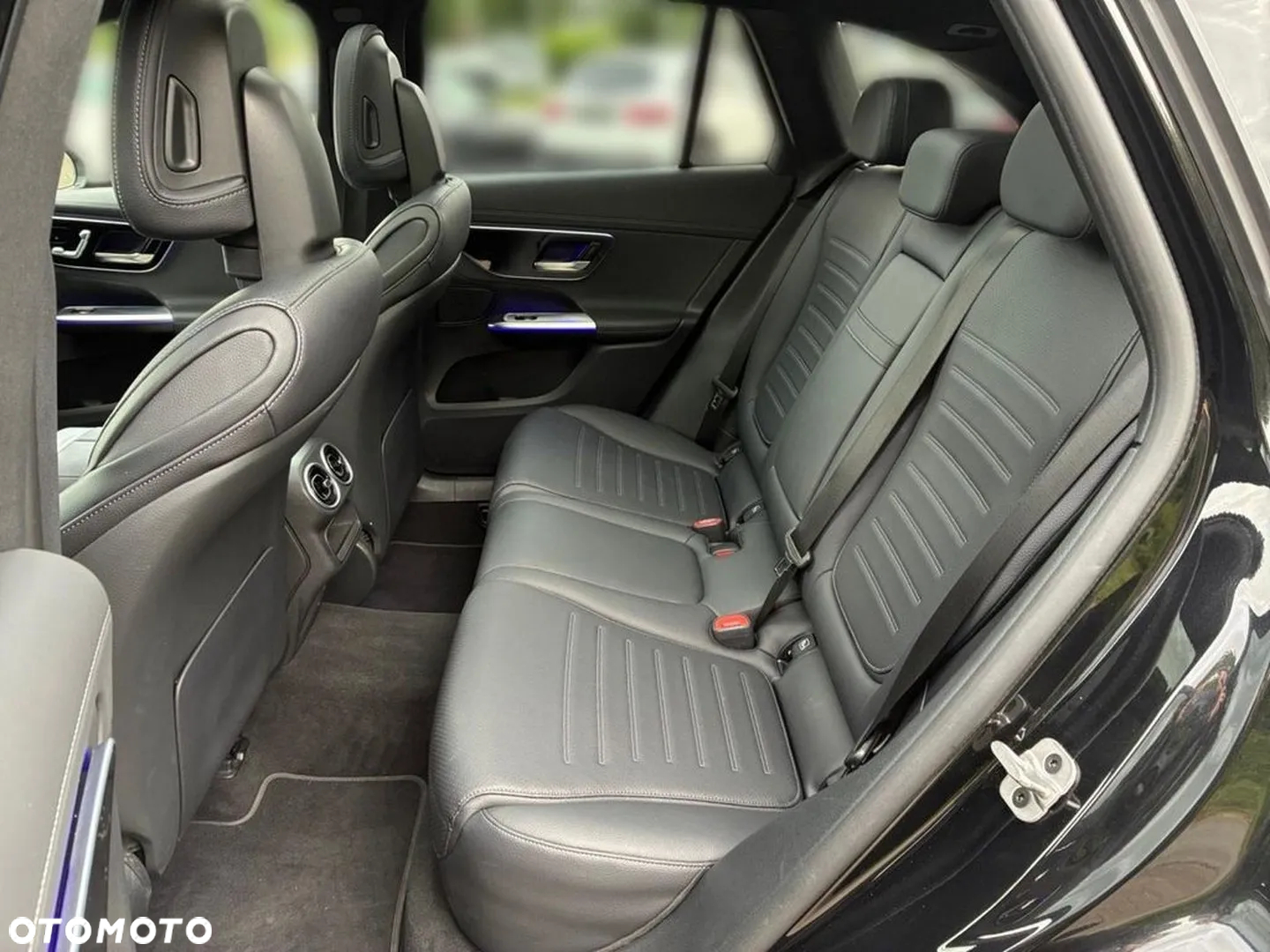 Mercedes-Benz GLC 200 4Matic 9G-TRONIC AMG Line Advanced - 24