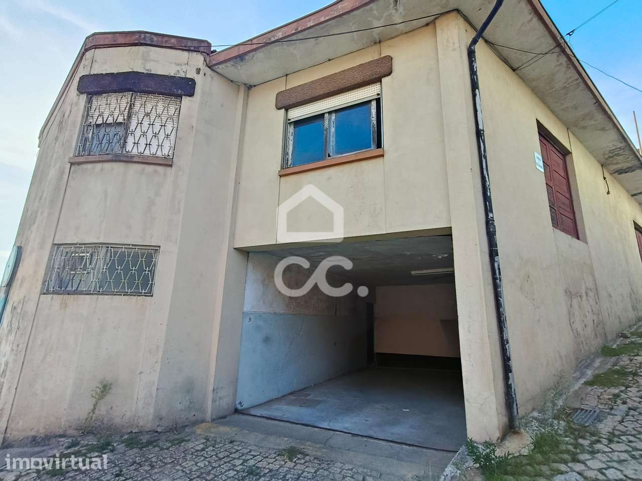 Armazém / Prédio com Potencial de Investimento em Águas Santas – Maia - Grande imagem: 3/20