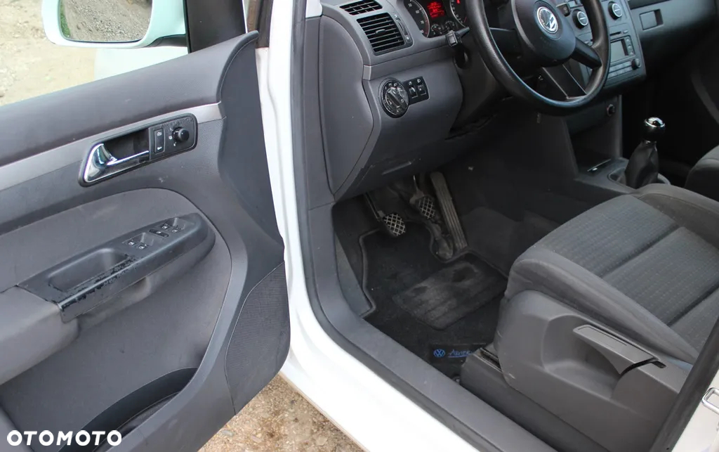 Volkswagen Touran - 5