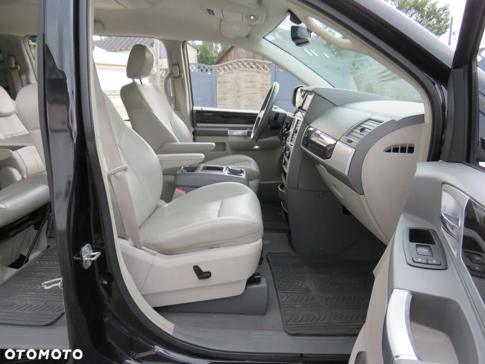 Chrysler Grand Voyager 2.8 CRD Limited - 35
