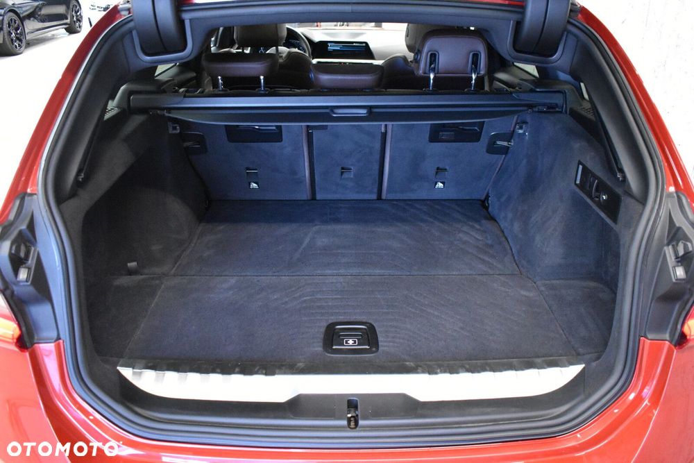 BMW Seria 3 330e PHEV M Sport sport - 24