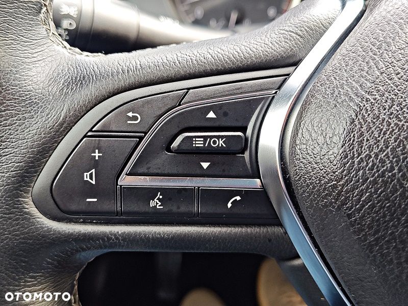 Infiniti Q60 - 26