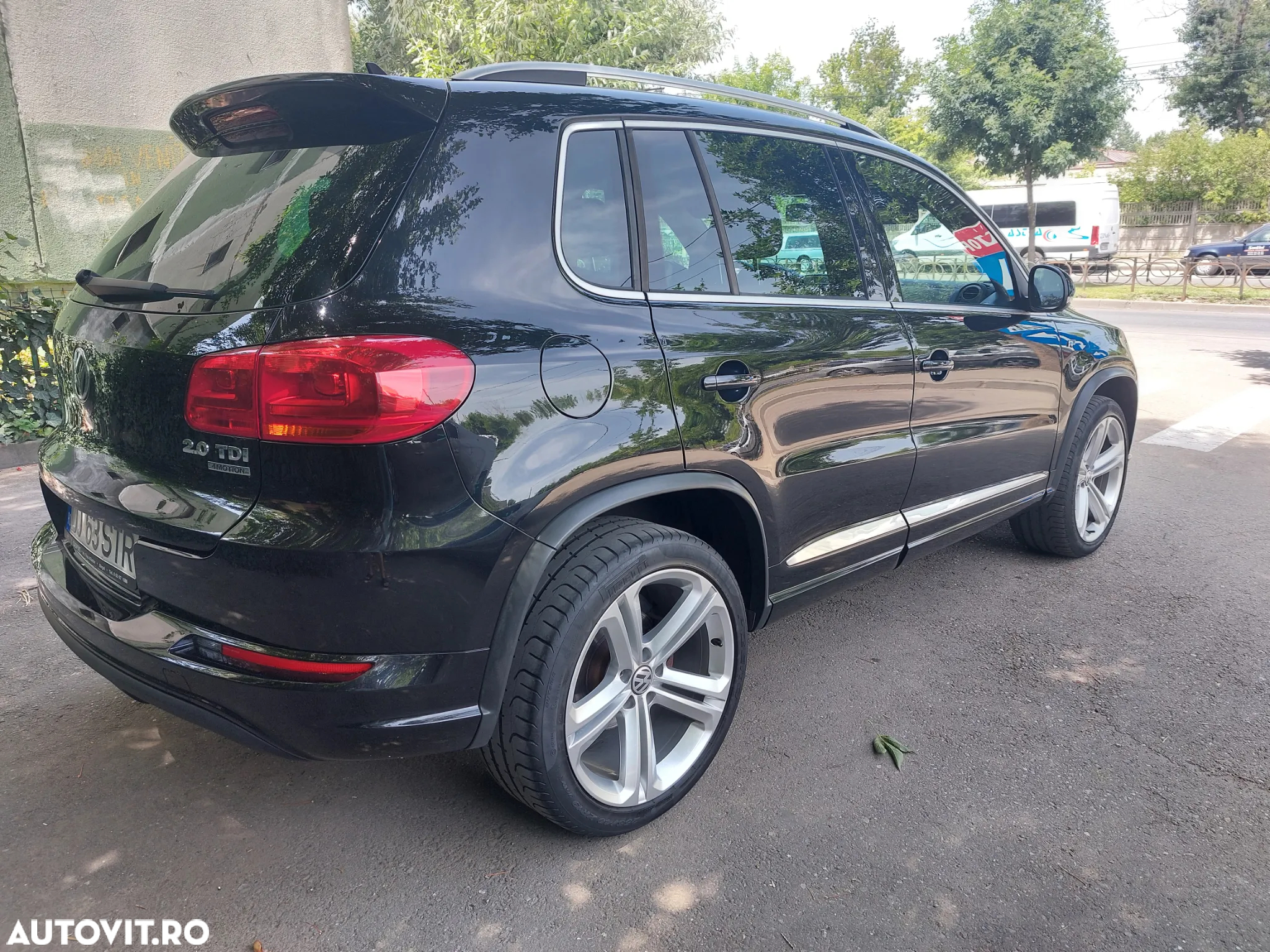 Volkswagen Tiguan 2.0 TDI DPF BlueMotion Technology Sport & Style - 21