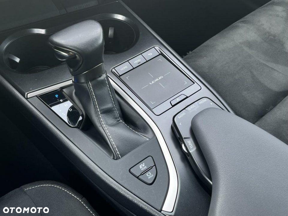 Lexus UX - 19