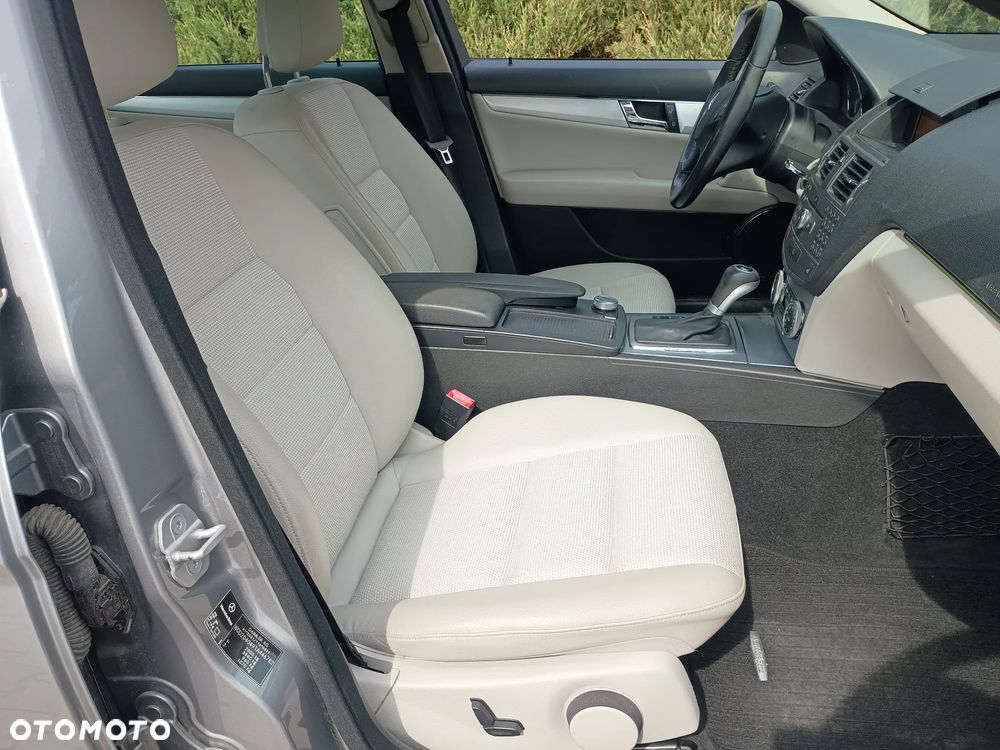 Mercedes-Benz Klasa C 180 CGI Automatik BlueEFFICIENCY Avantgarde - 14