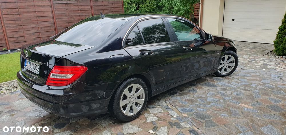 Mercedes-Benz Klasa C 180 BlueEFFICIENCY Elegance - 10