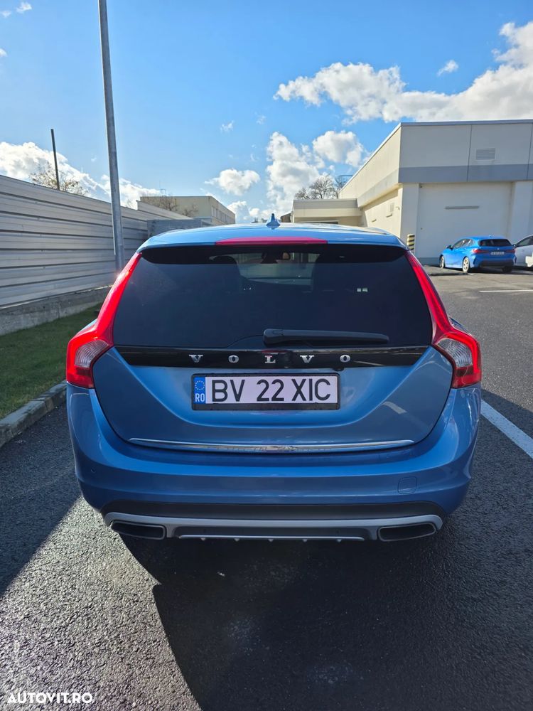 Volvo V60 D5 AWD Geartronic Kinetic - 3