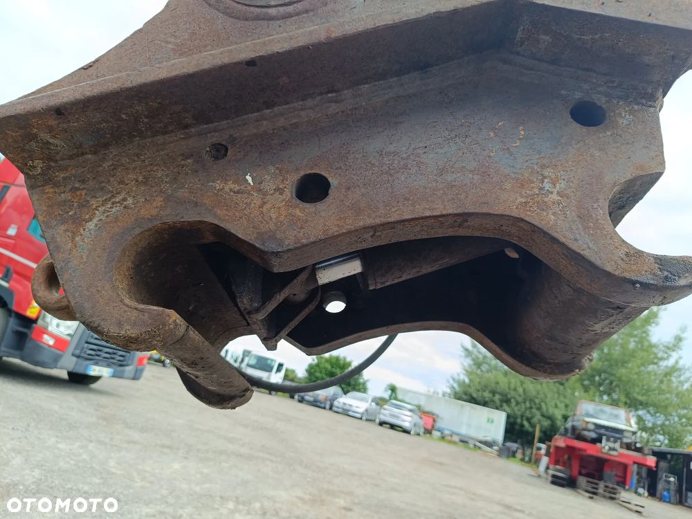 Szybkozłącze hydrauliczne do koparki sworzeń 70mm - 2