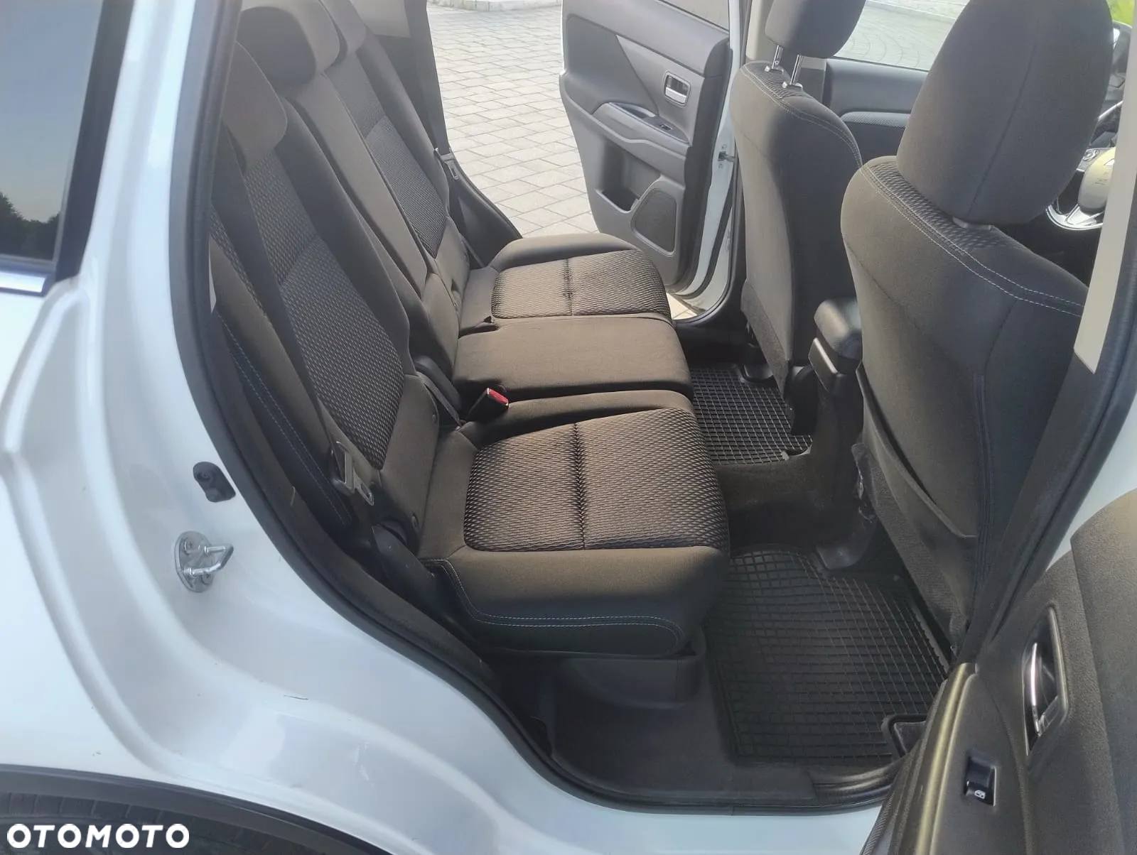 Mitsubishi Outlander 2.0 Intense 4WD CVT - 22