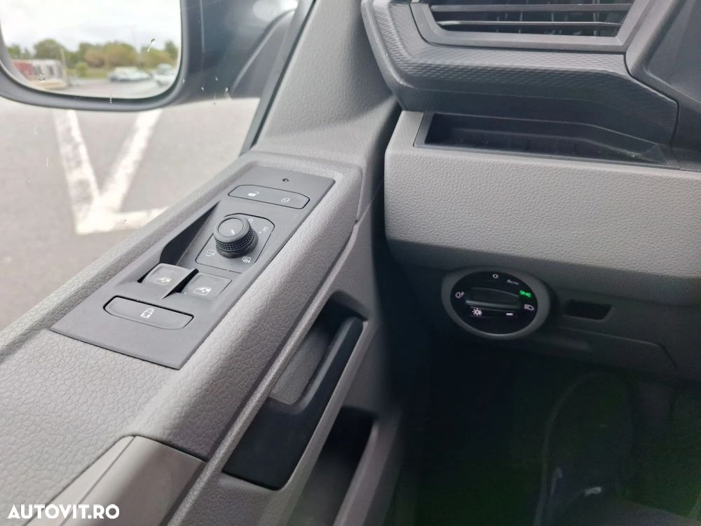 Volkswagen Caravelle - 21