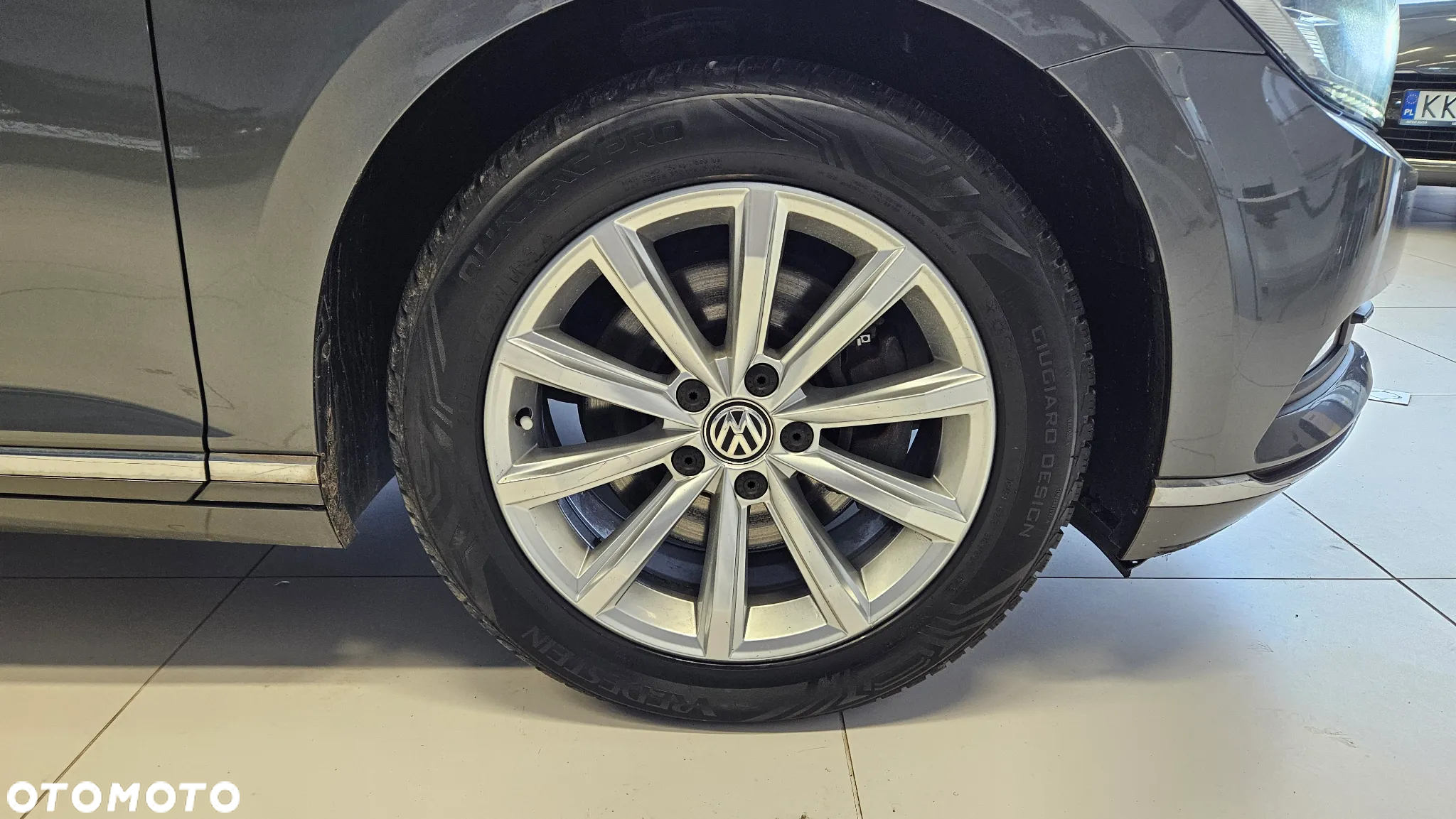 Volkswagen Passat - 25