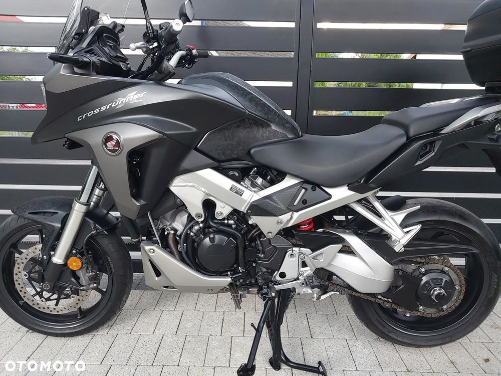 Honda VFR - 8