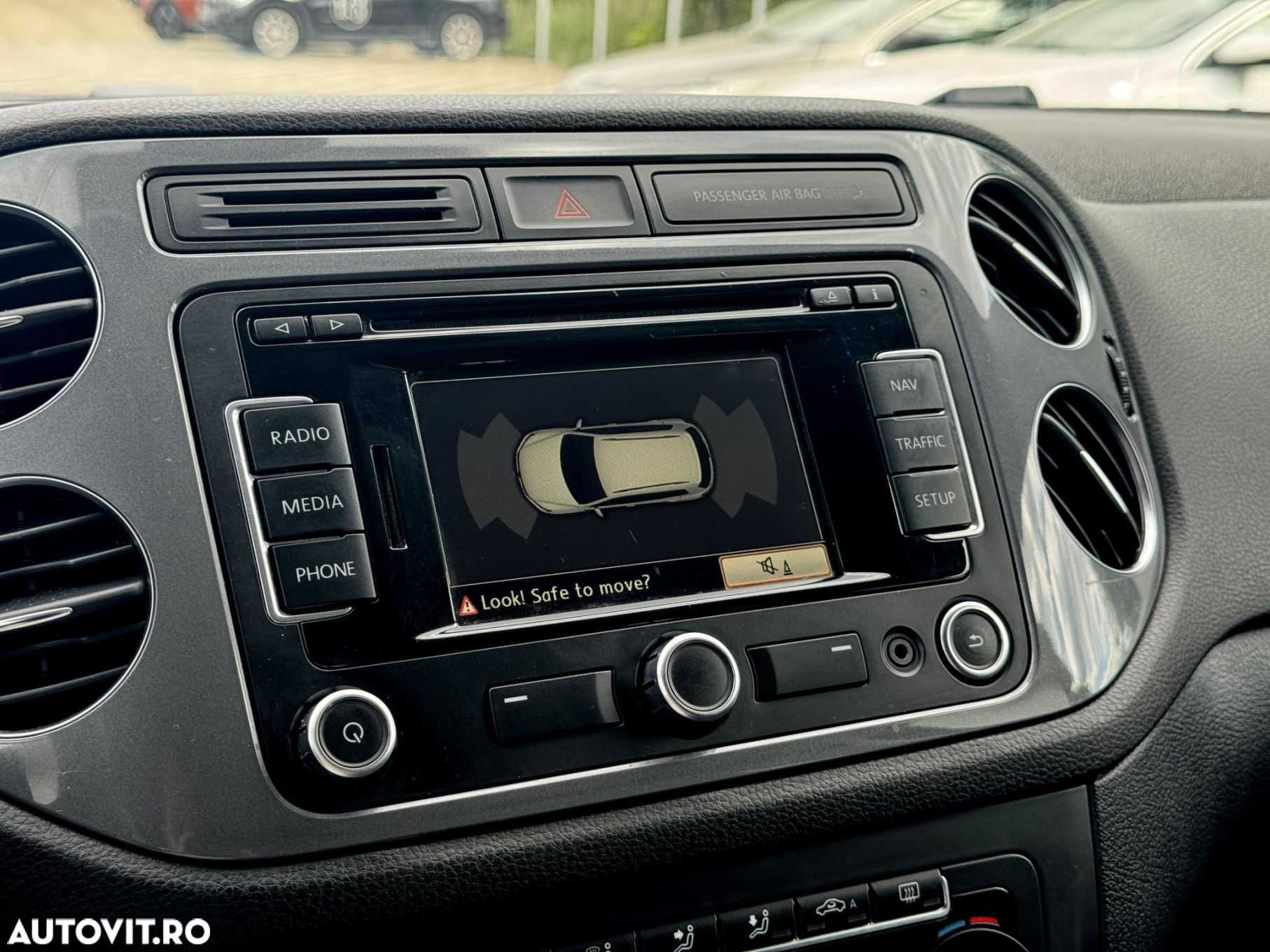 Volkswagen Tiguan - 11