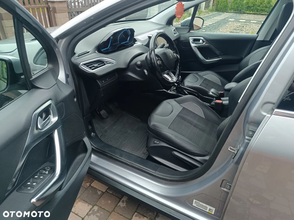 Peugeot 2008 1.6 BlueHDi Allure - 12