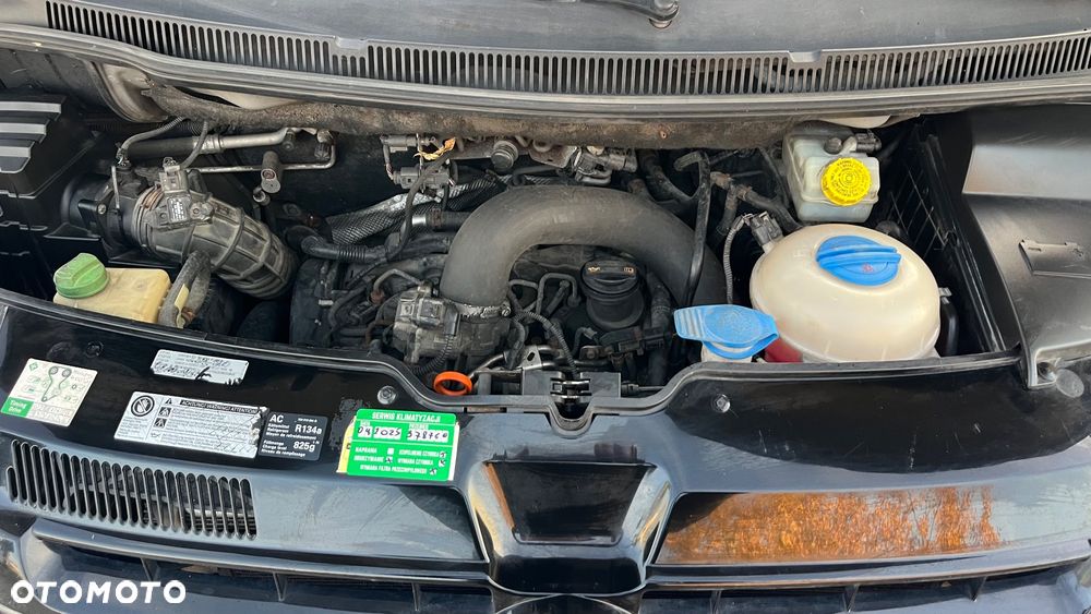 Volkswagen Caravelle - 24