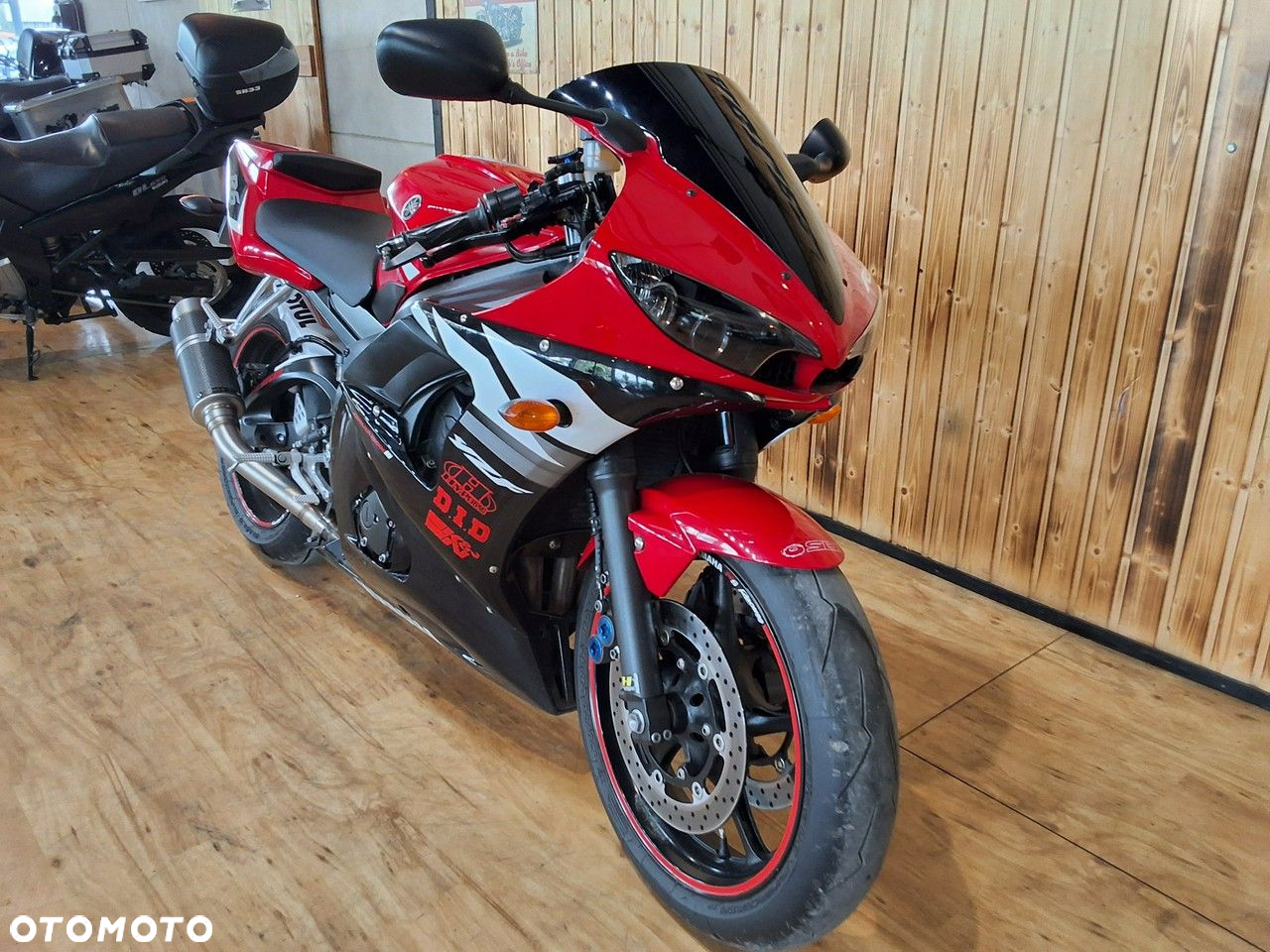 Yamaha R6 - 6