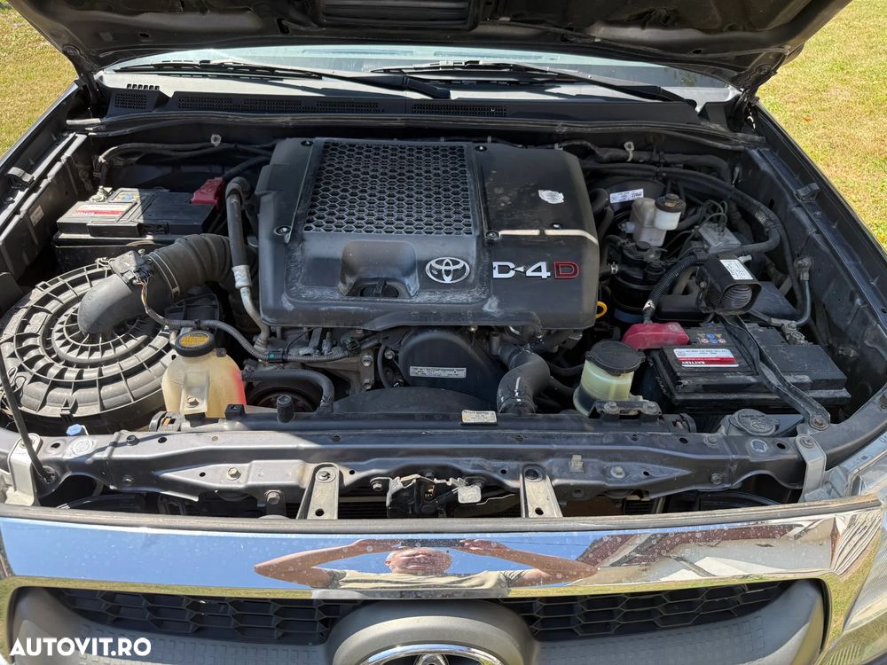 Toyota Hilux - 8