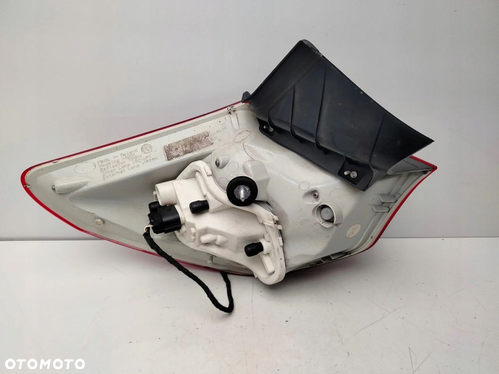 OPEL ASTRA J HB LAMPA PRAWY TYŁ PRAWA TYLNA - 9