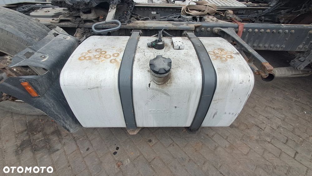 DAF 106 MEGA LOW DECK ZBIORNIK PALIWA 400L - 1