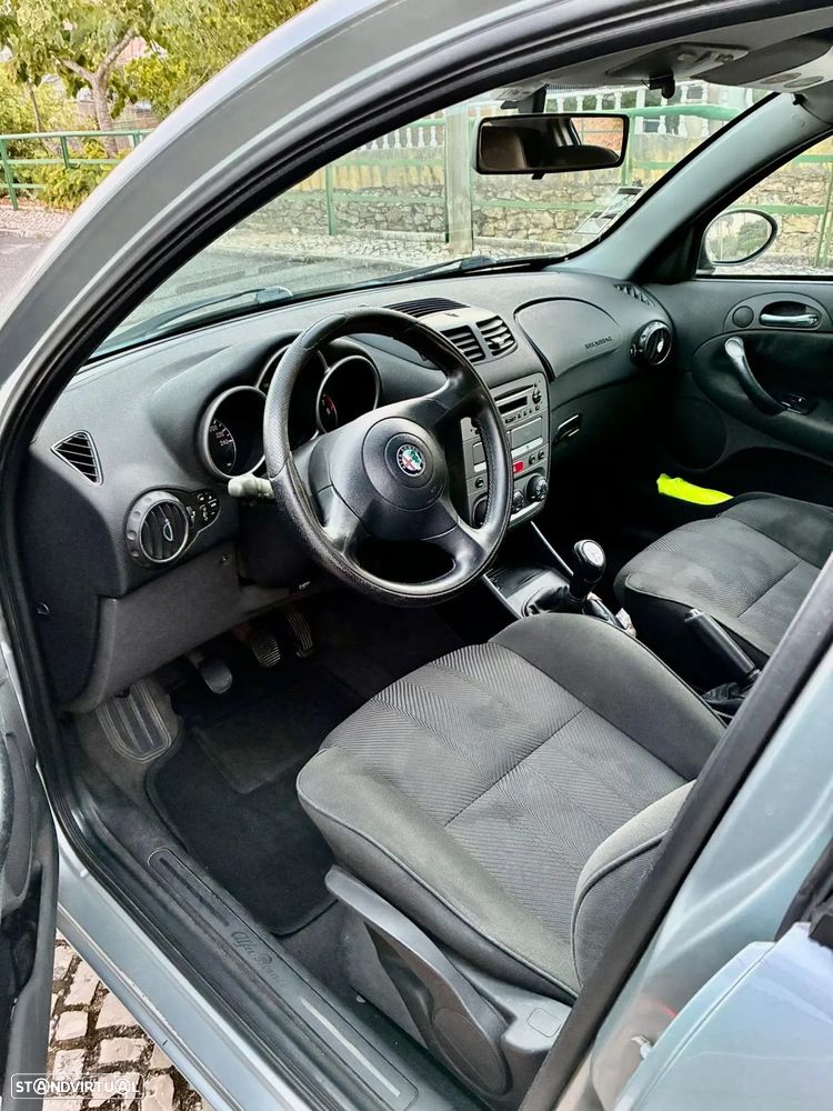 Alfa Romeo 145 1.4 TS 16V - 11