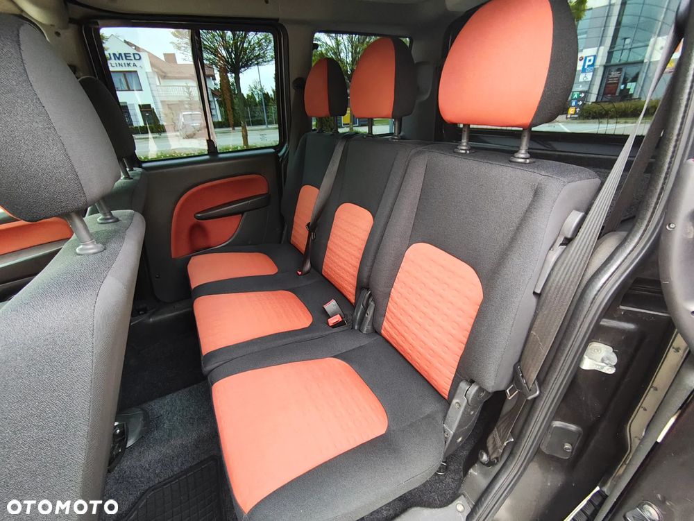 Fiat Doblo 1.9 JTD Dynamic - 12