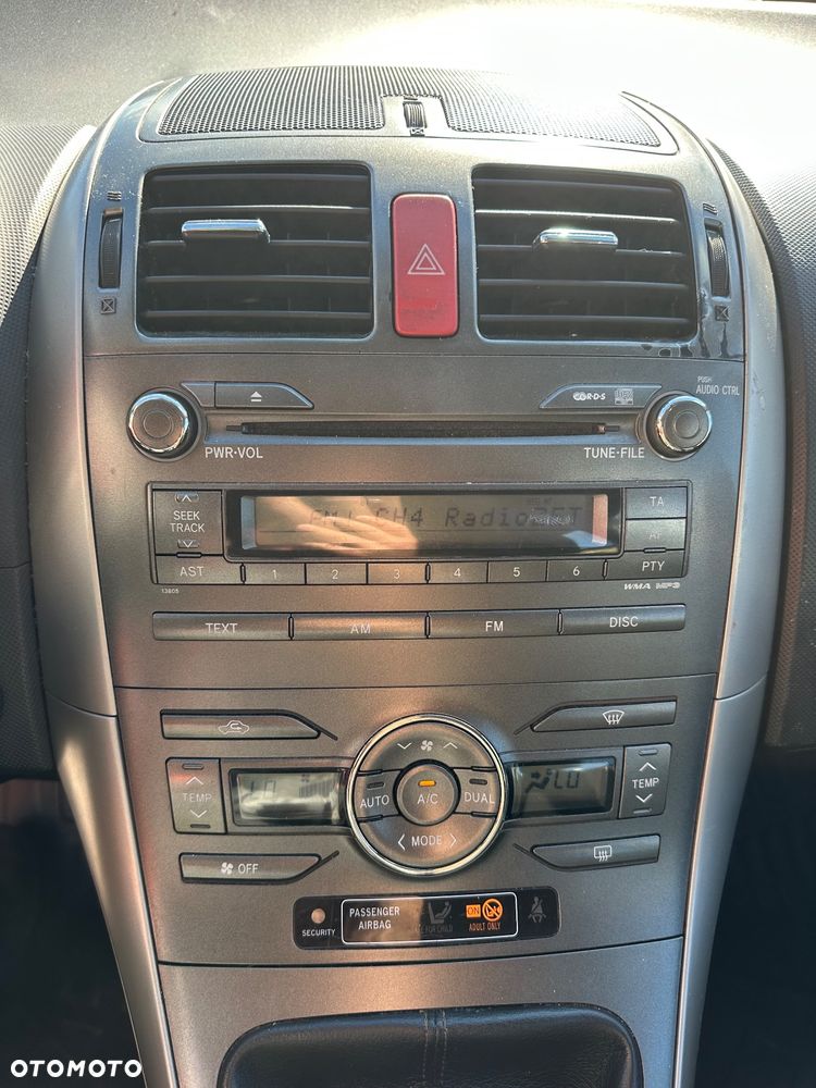 Toyota Auris 2.0 D-4D Premium - 25