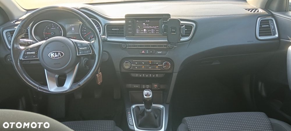 Kia Ceed - 4