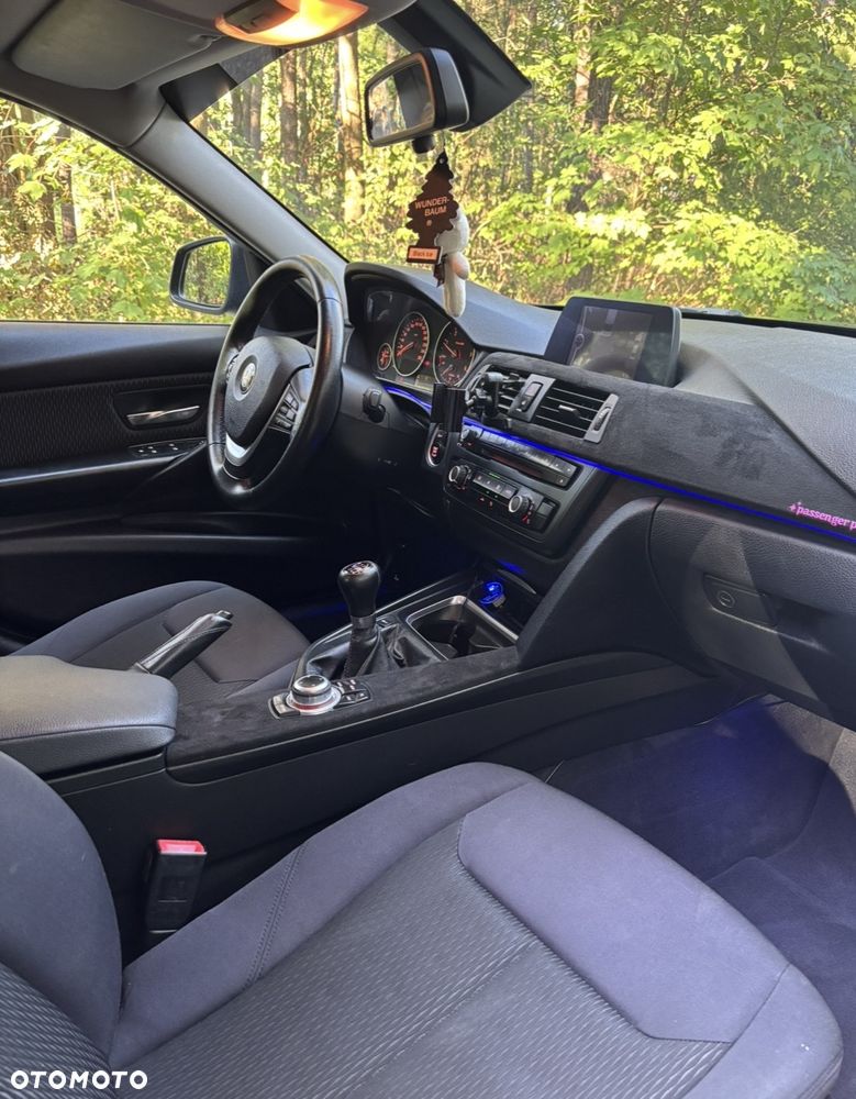 BMW Seria 3 318d - 9