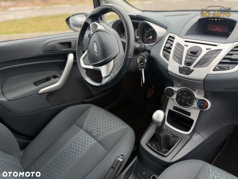 Ford Fiesta - 21