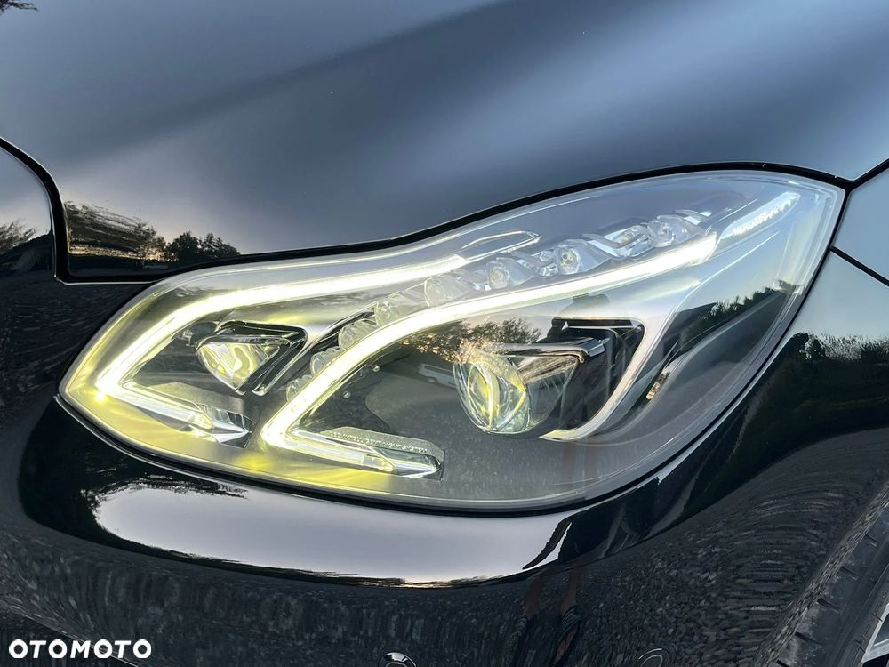Mercedes-Benz Klasa E 250 CDI DPF BlueEFFICIENCY 7G-TRONIC Avantgarde - 24