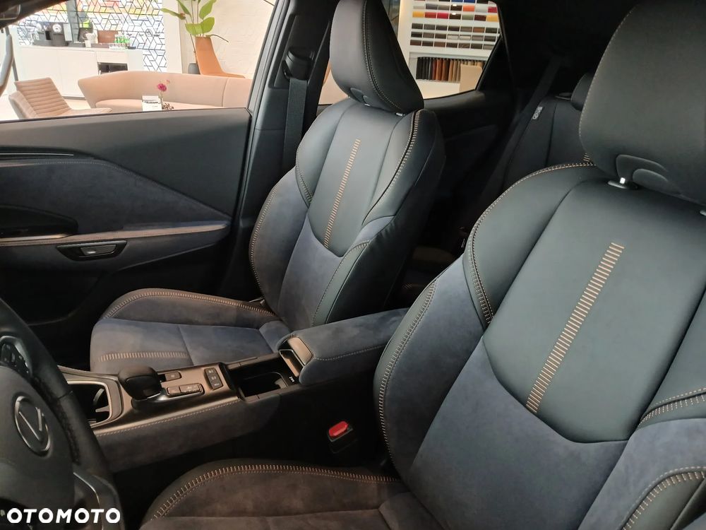 Lexus LBX 1.5 Hybrid Cool - 10