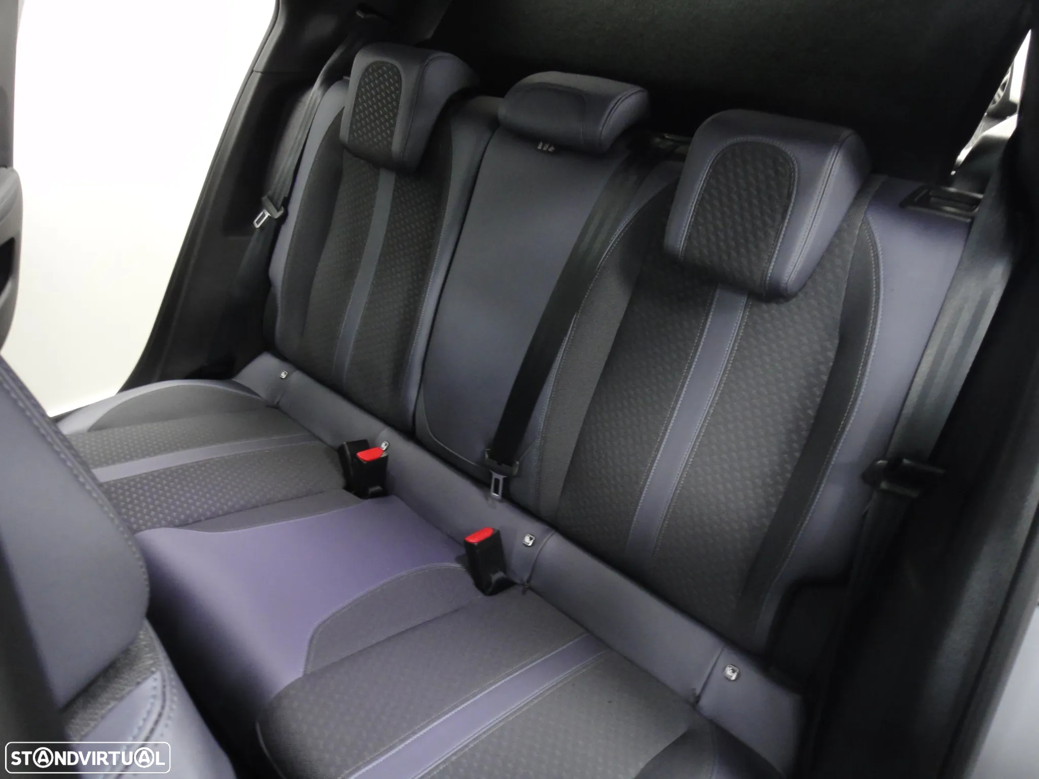 Peugeot 2008 PureTech 130 Allure - 15